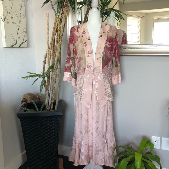 Studio VK Romantic Pink Floral Jacket & Skirt Set - Picture 15 of 15